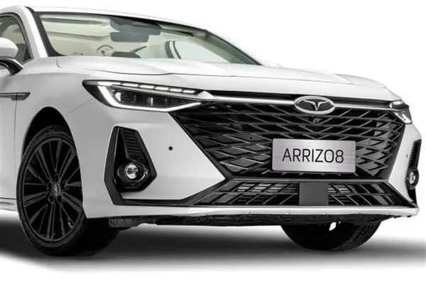 فونیکس، آریزو 8 (Z8)