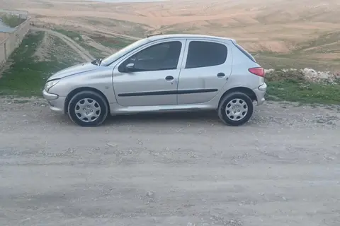 پژو، 206