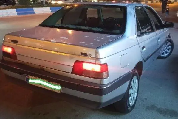 پژو،  405