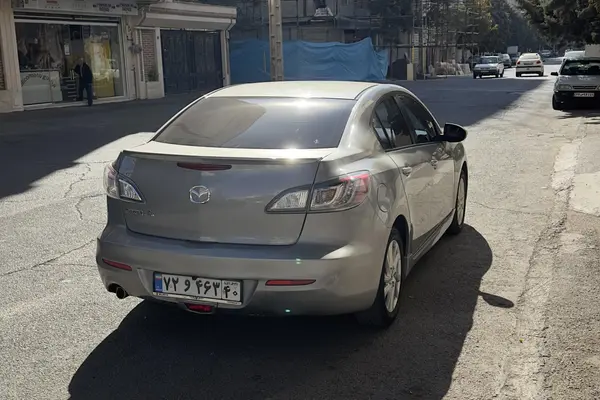 مزدا، 3 نیو صندوق دار