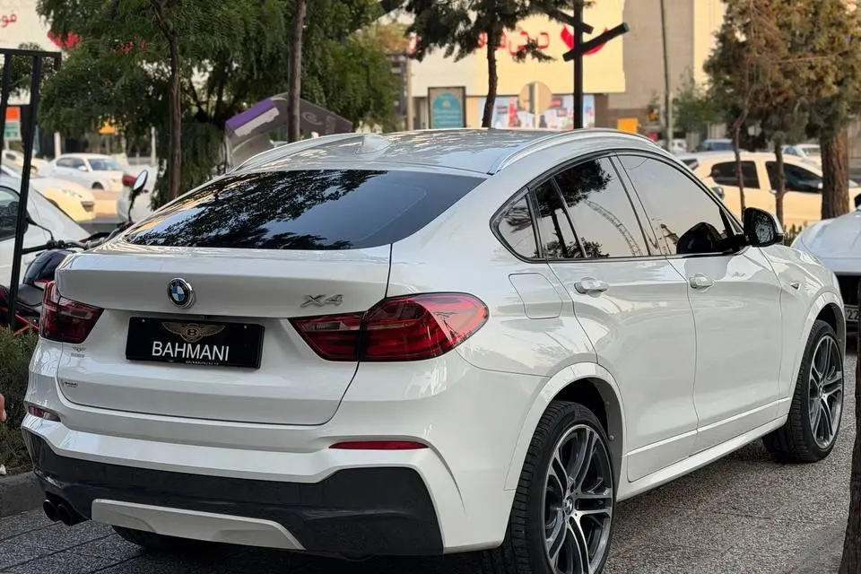 ب ام و،  X4