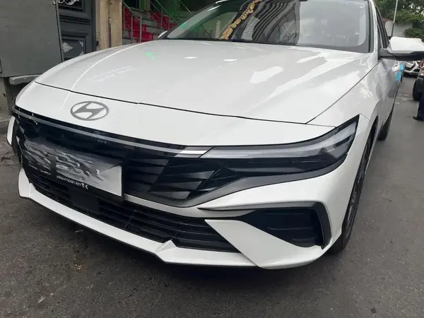 هیوندای  النترا