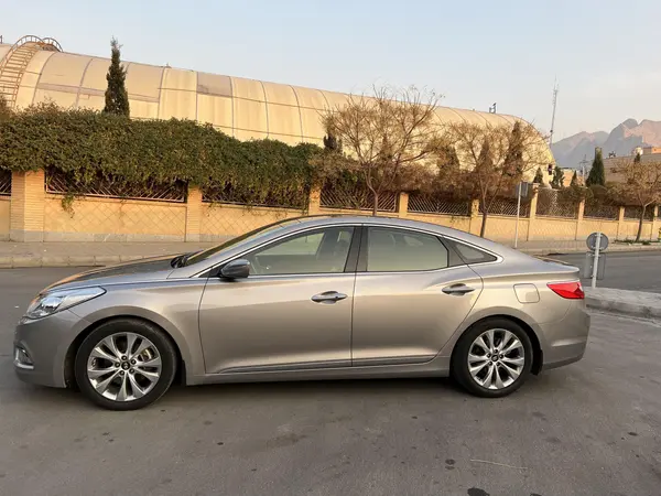 هیوندای، آزرا (گرنجور)