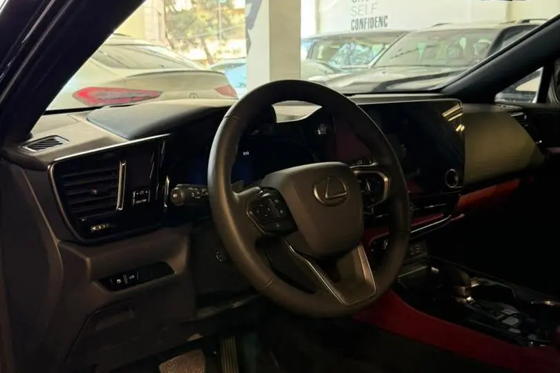 لکسوس،  NX