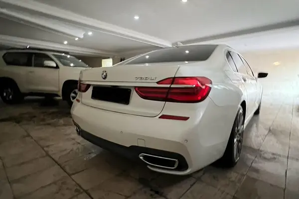 ب ام و، سری 7