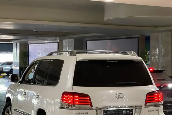 لکسوس  LX