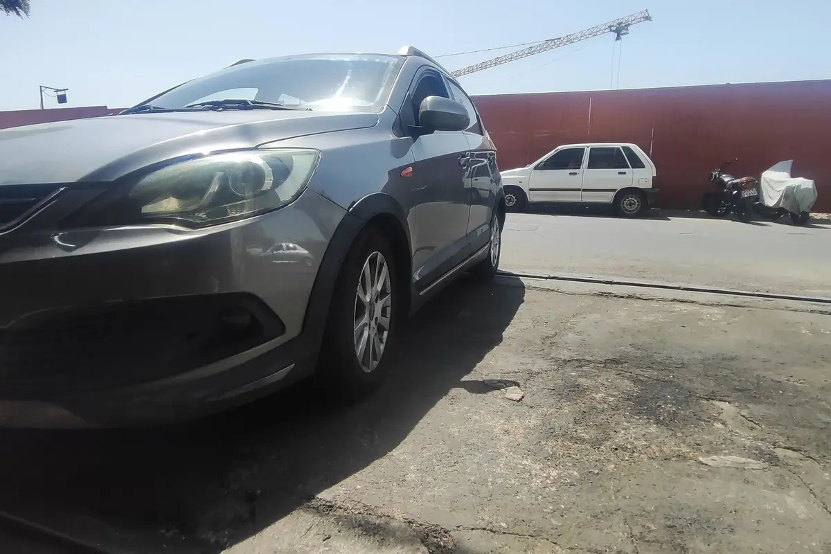 ام وی ام،  315هاچ بک