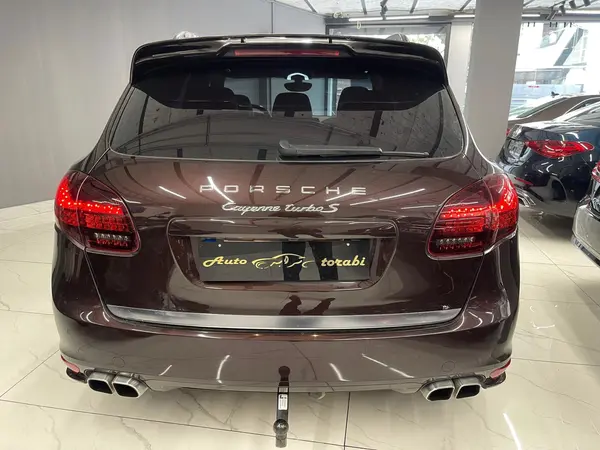 پورشه، کاین