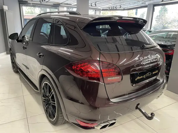 پورشه، کاین