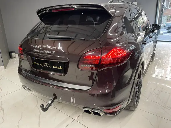 پورشه، کاین