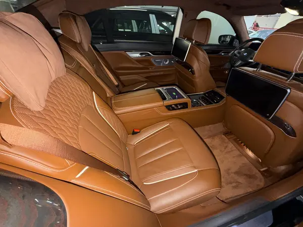 ب ام و، سری 7