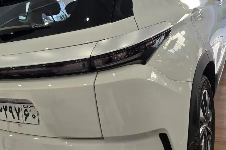 ام وی ام،  X77