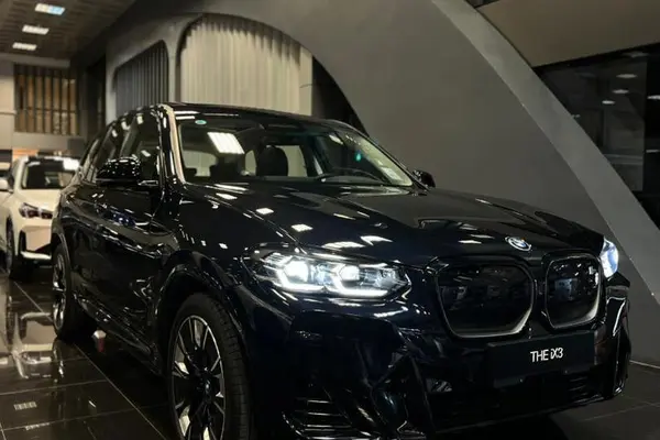 پیش فروش ب ام و، iX3