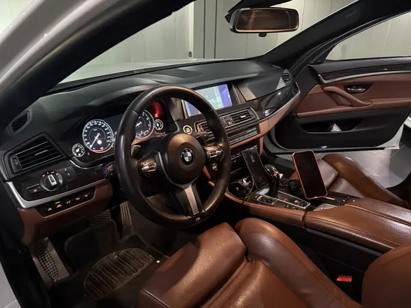 ب ام و، سری 5 سدان