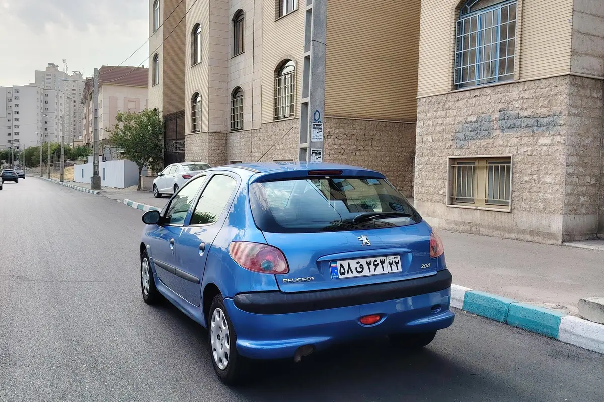 پژو،  206