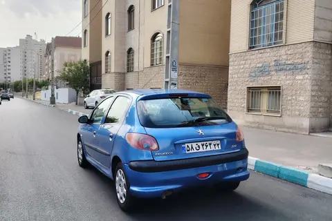 پژو، 206