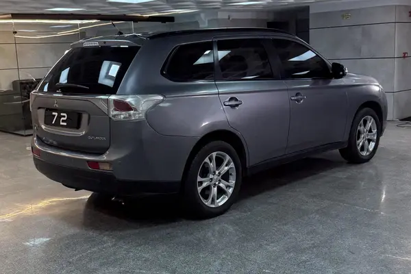 میتسوبیشی، اوتلندر