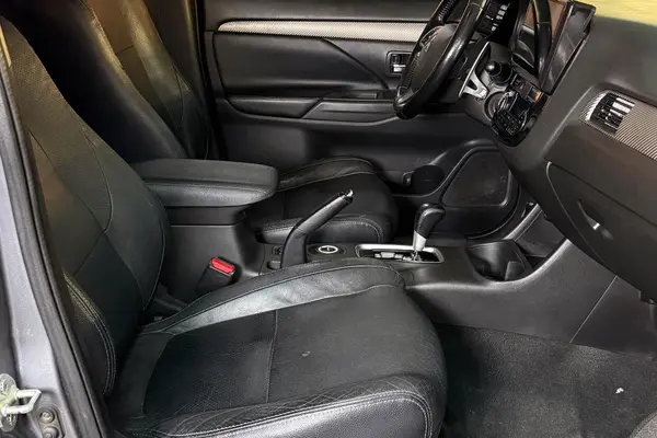 میتسوبیشی، اوتلندر