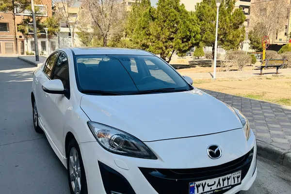 مزدا، 3 نیو صندوق دار