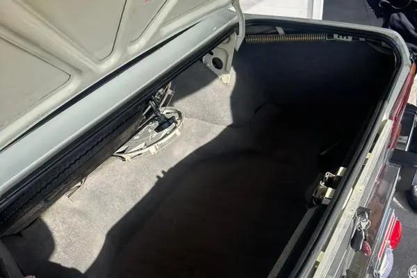 پیکان، سدان