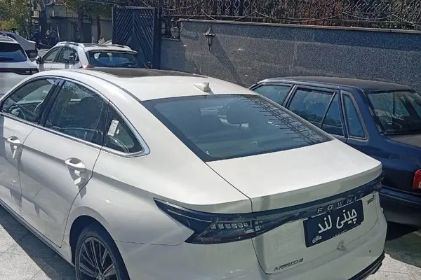 فونیکس  آریزو 8 (Z8)