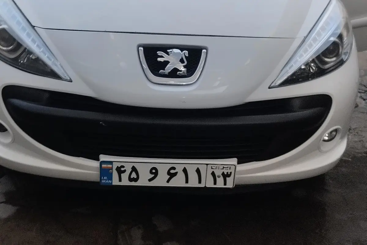 پژو،  207