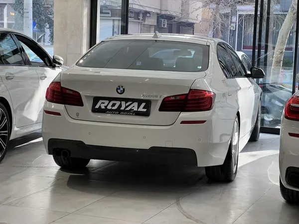 ب ام و، سری 5 سدان