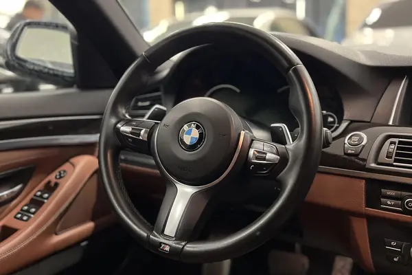 ب ام و، سری 5 سدان