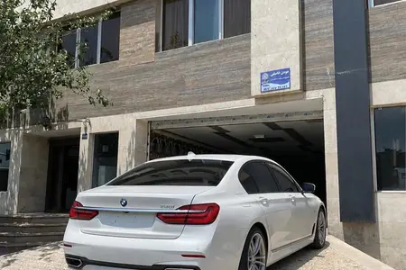 ب ام و سری 7