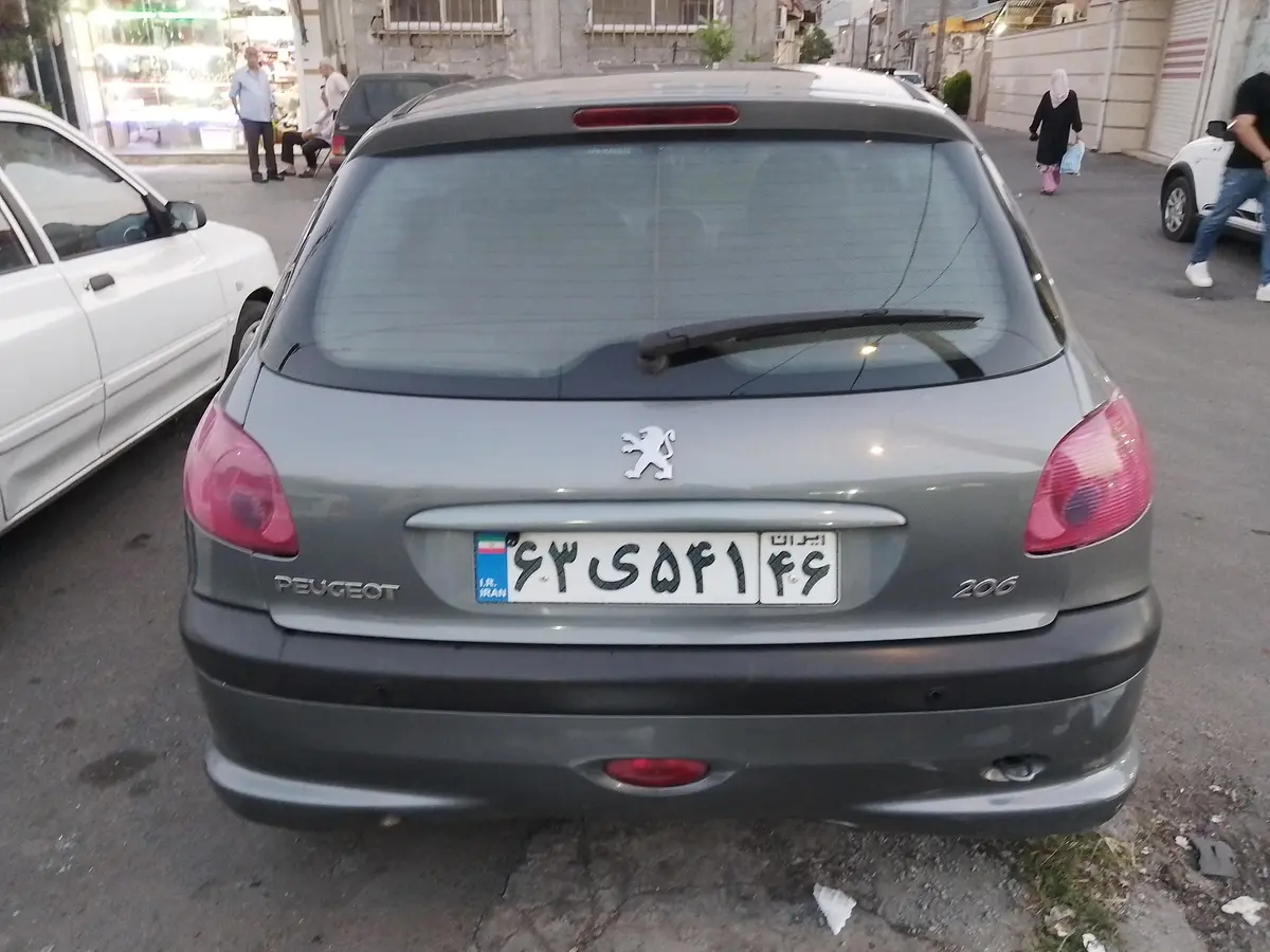 پژو،  206
