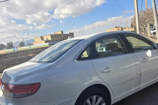 هیوندای، آزرا (گرنجور)