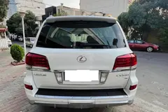 لکسوس، LX