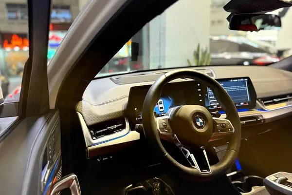 حواله ب ام و، X2