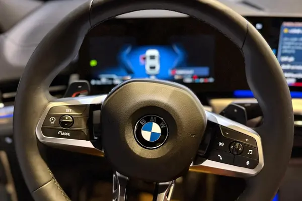 حواله ب ام و، X2