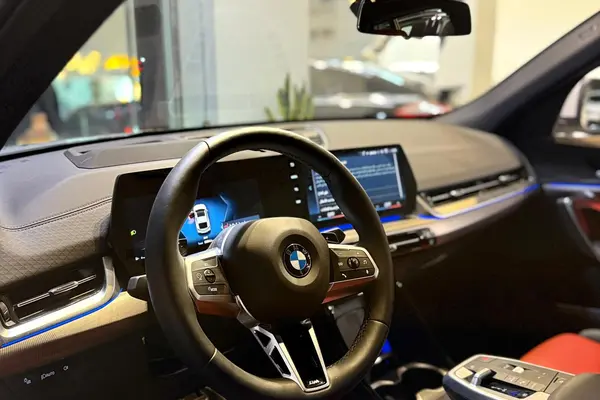 حواله ب ام و، X2