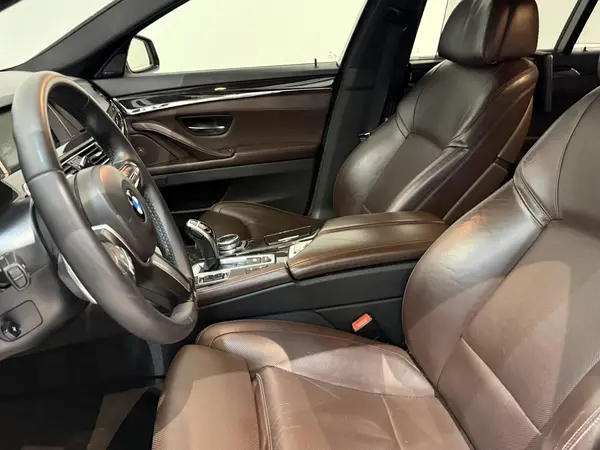 ب ام و، سری 5 سدان