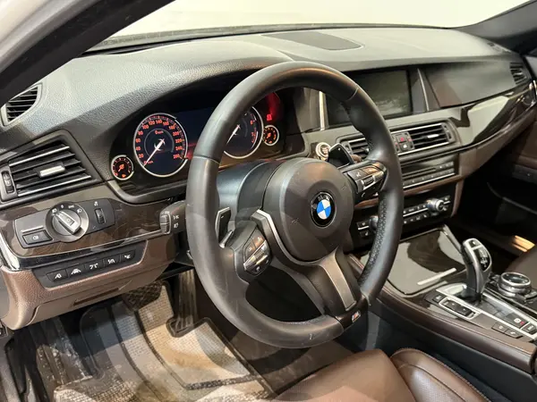 ب ام و، سری 5 سدان