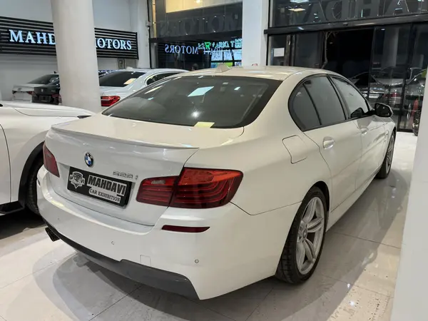 ب ام و، سری 5 سدان