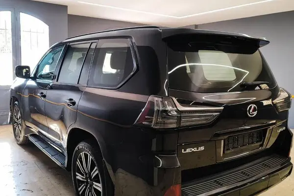 لکسوس، LX