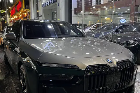 ب ام و، سری 7