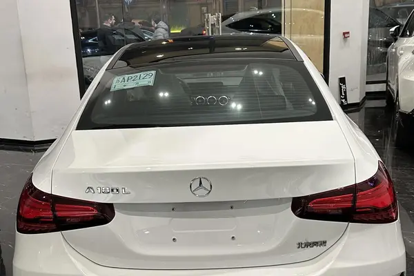 بنز، کلاس A سدان