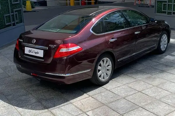 نیسان  تی ینا
