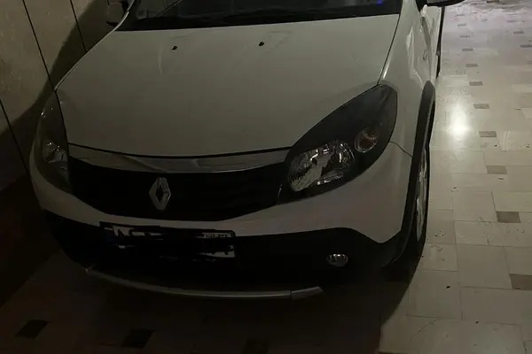 رنو  ساندرو استپ وی