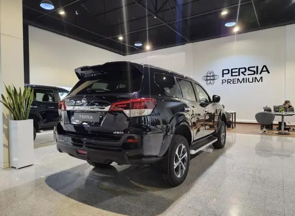 پیش فروش نیسان، ترا