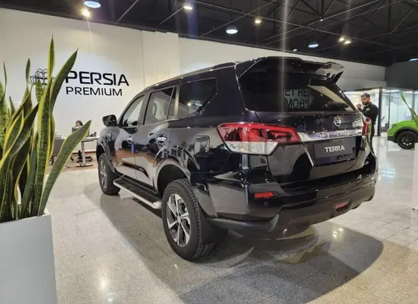 پیش فروش نیسان، ترا