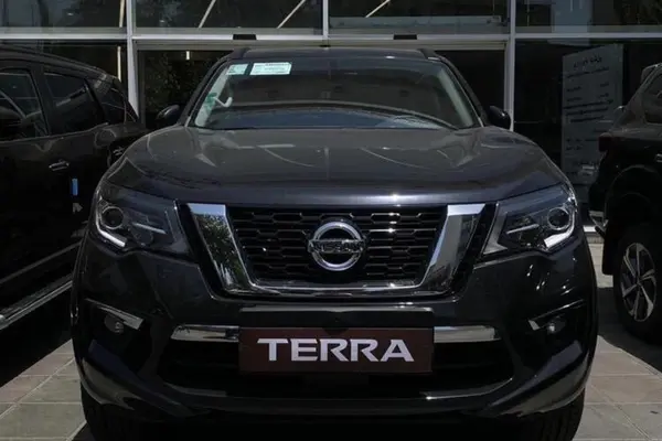 پیش فروش نیسان، ترا