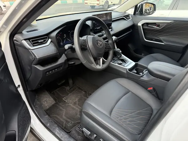 تویوتا، راوفور هیبرید