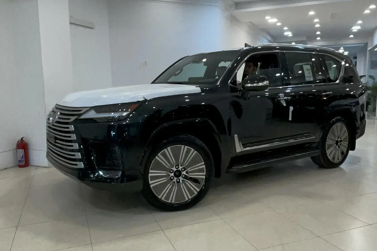 لکسوس،  LX