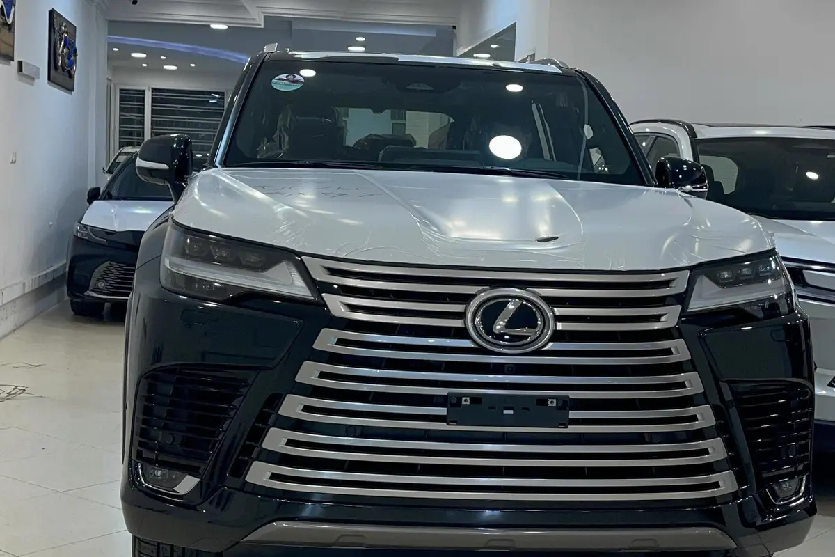 لکسوس،  LX