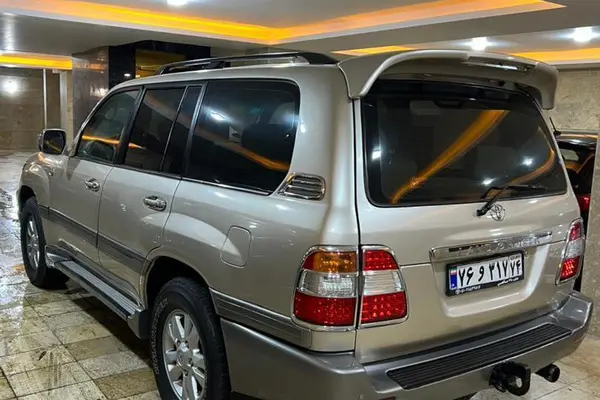 تویوتا، لندکروز چهار در